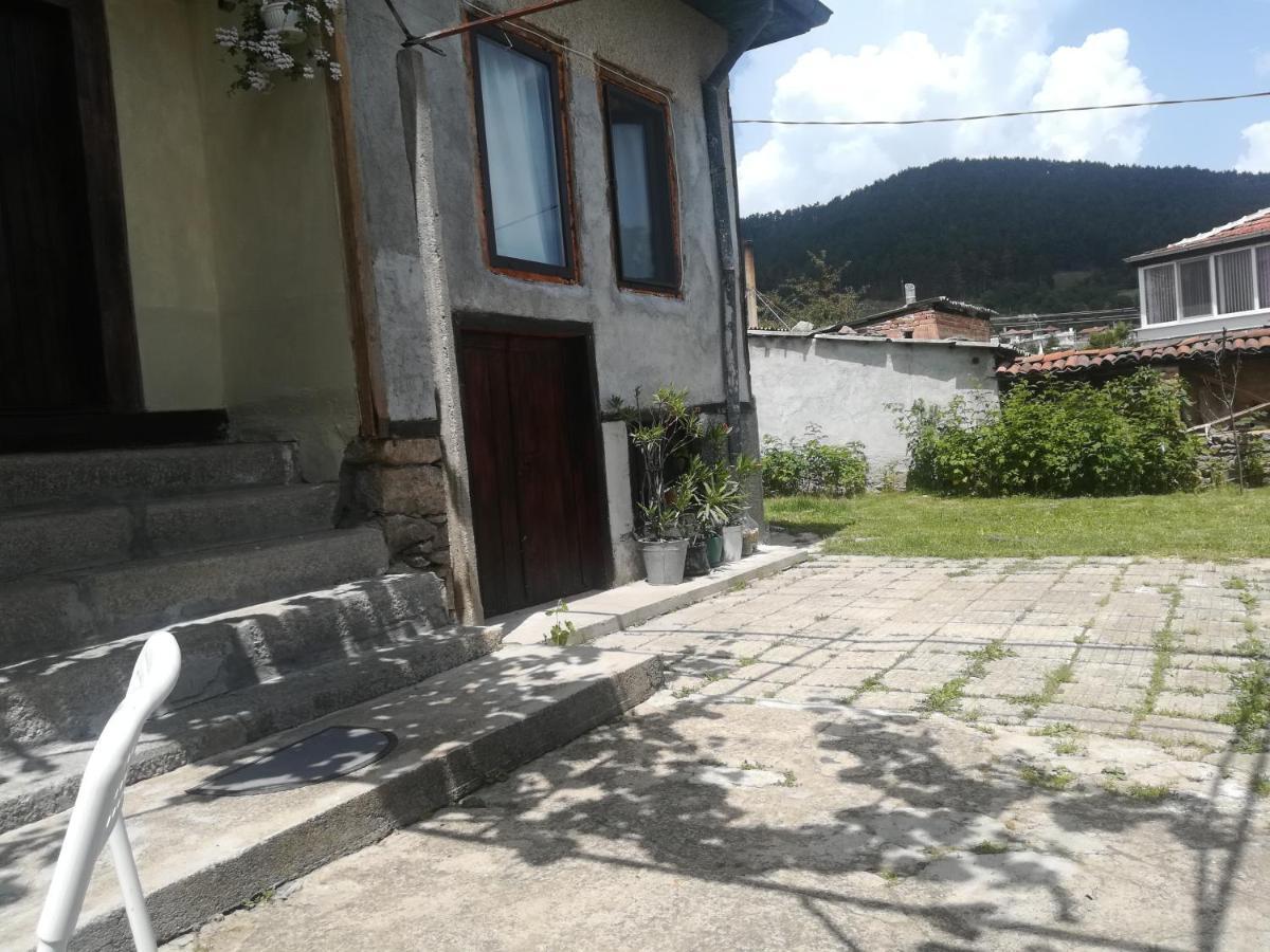 Къща Христини Hotel Kalofer Kültér fotó